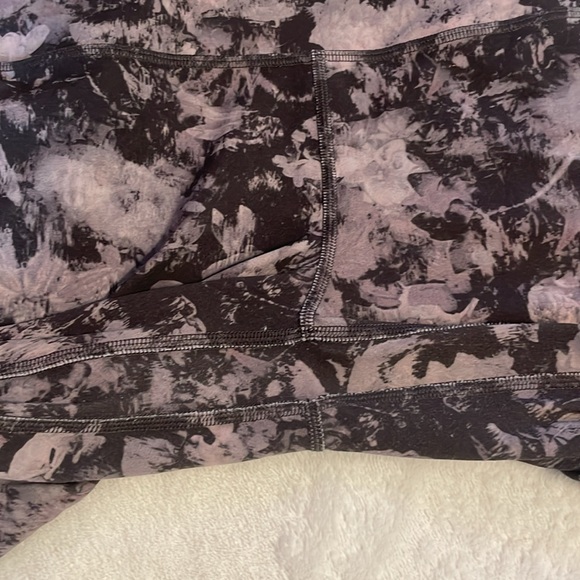 Lululemon Align Floral Illusion Ice Grey Leggings - Picture 10 of 10